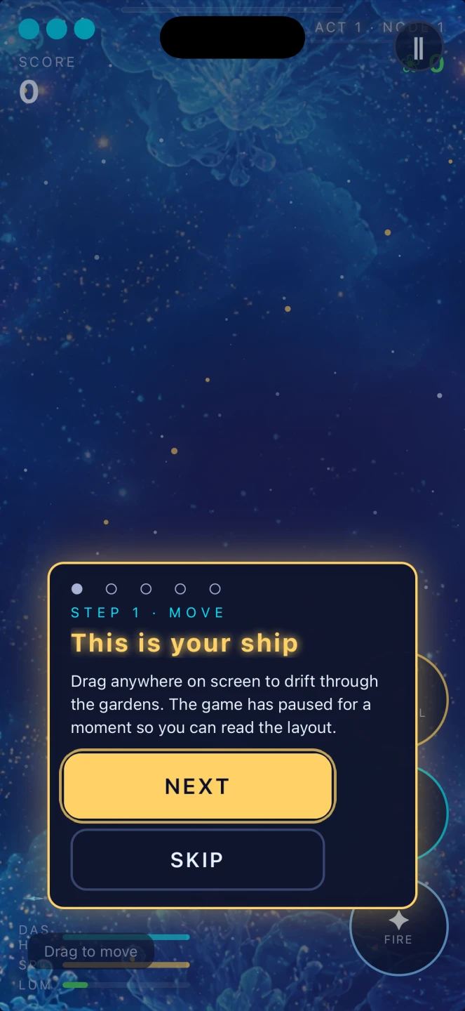 Combat-active panel showing the active weapon, dash readiness, and incoming enemies.